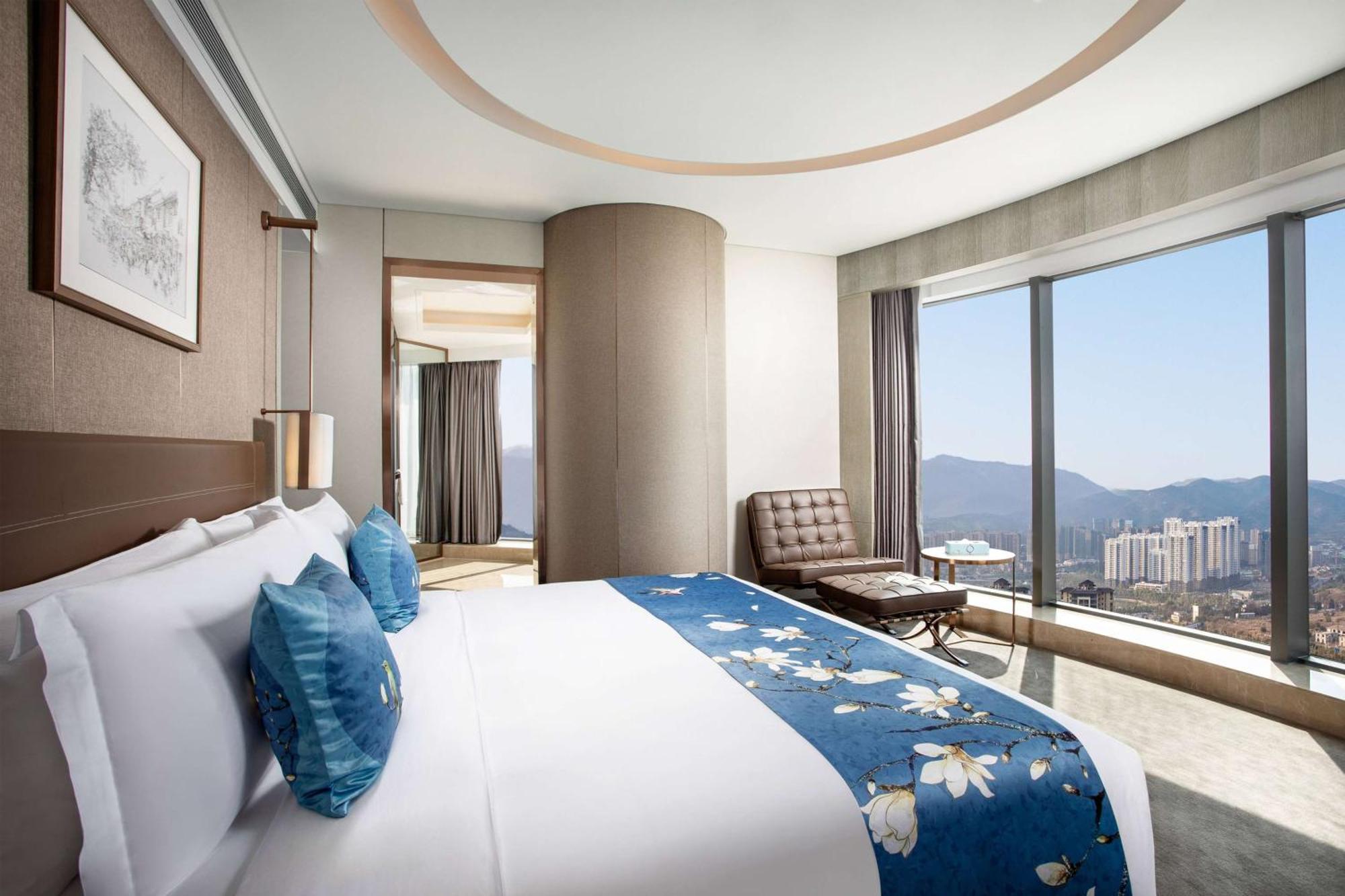 Kunming Huiyue Wyndham Hotel Exterior photo