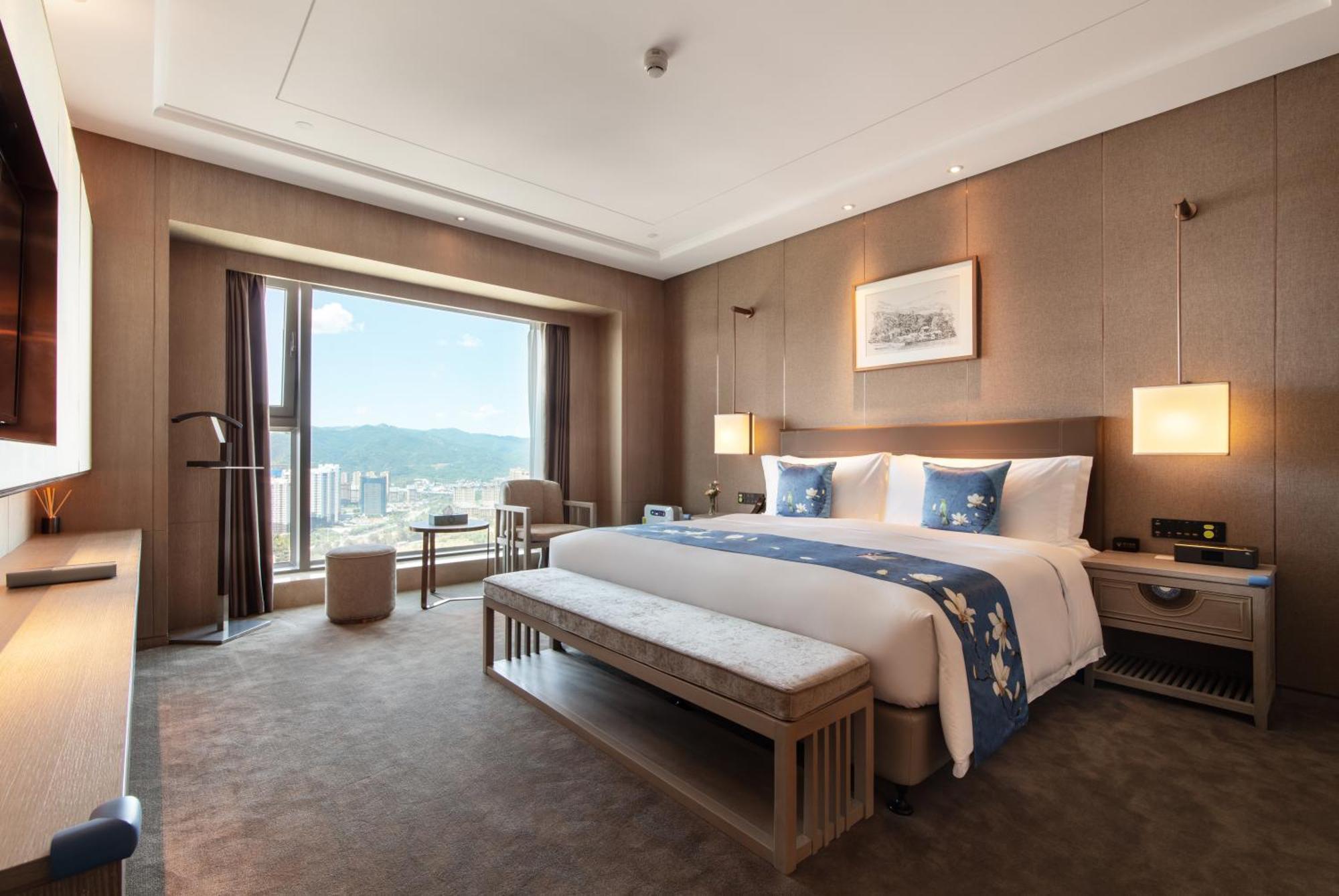 Kunming Huiyue Wyndham Hotel Exterior photo